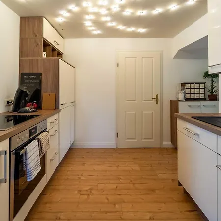 Seeblick-dachgeschoss In Historischer Zentral 4 Pax Apartment *