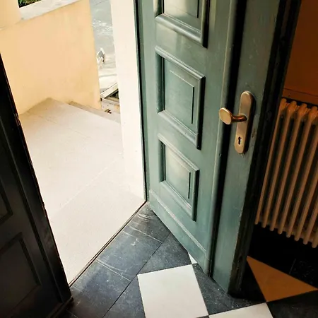 Seeblick-dachgeschoss In Historischer Zentral 4 Pax Apartamento