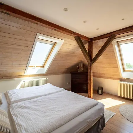 Seeblick-dachgeschoss In Historischer Zentral 4 Pax Apartment