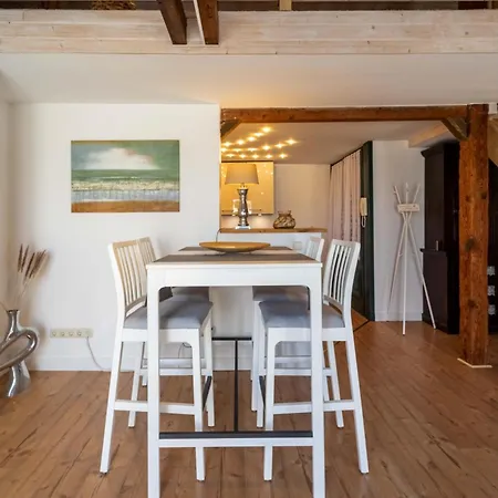 Apartamento Seeblick-dachgeschoss In Historischer Zentral 4 Pax