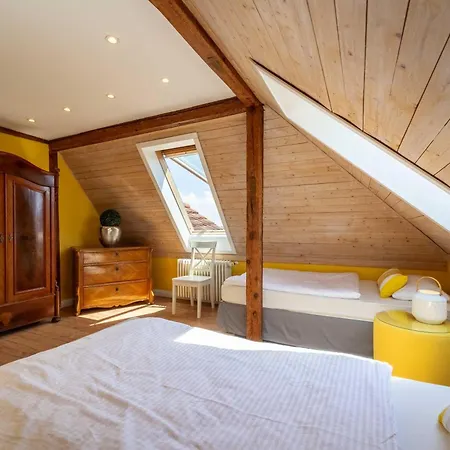 Apartment Seeblick-dachgeschoss In Historischer Zentral 4 Pax Schwerin (Mecklenburg-Vorpommern)