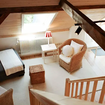 Seeblick-dachgeschoss In Historischer Zentral 4 Pax *