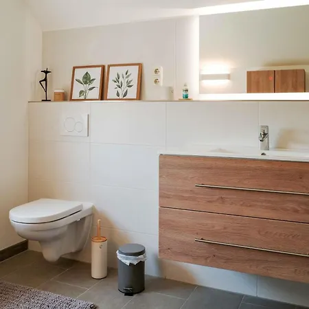 Seeblick-dachgeschoss In Historischer Zentral 4 Pax * Schwerin (Mecklenburg-Vorpommern)