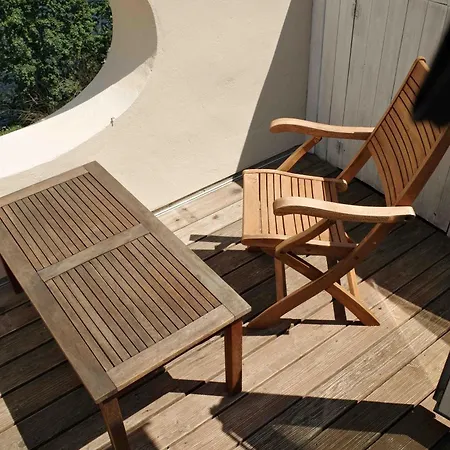 Seeblick-dachgeschoss In Historischer Zentral 4 Pax *