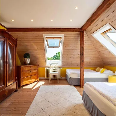 Seeblick-dachgeschoss In Historischer Zentral 4 Pax Apartment
