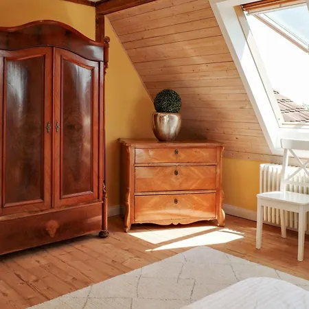 Seeblick-dachgeschoss In Historischer Zentral 4 Pax * Schwerin (Mecklenburg-Vorpommern)