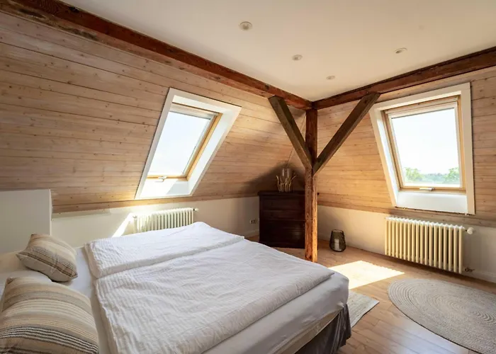 Seeblick-dachgeschoss In Historischer Zentral 4 Pax Appartamento