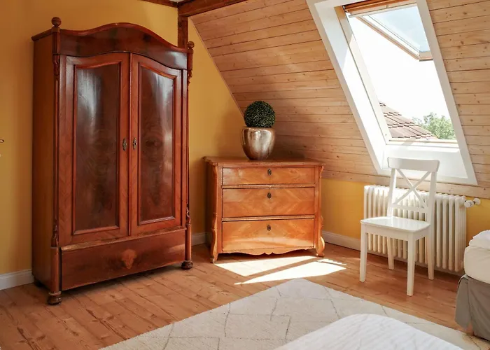 Seeblick-dachgeschoss In Historischer Zentral 4 Pax * Schwerin (Mecklenburg-Vorpommern)